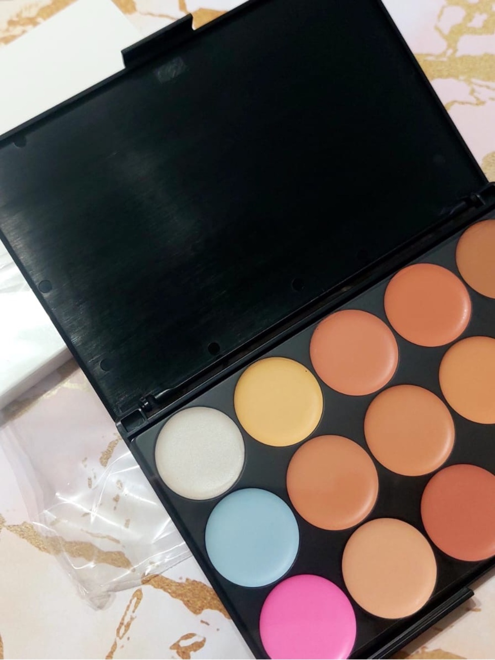 15-Color Concealer Palette – Multi Beige & Corrective Shades - Picture 3 of 3